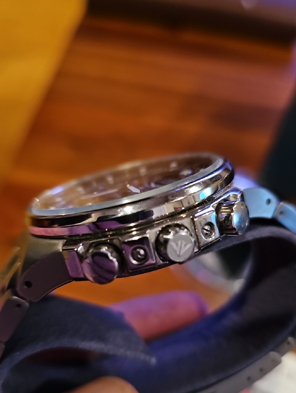 Citizen Calibre 2100 Full Titanium Eco-drive Sports Chronograph - Picture 7 of 7